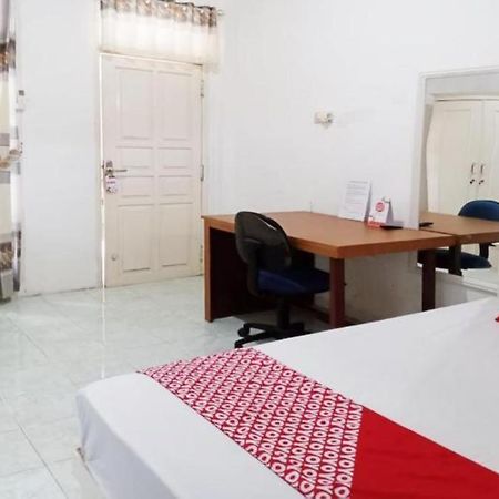 Oyo 3741 Mutiara Syariah 1 Hotel Mataram Buitenkant foto