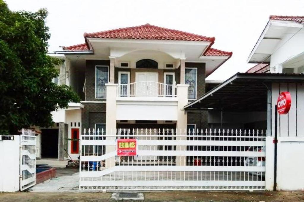 Oyo 3741 Mutiara Syariah 1 Hotel Mataram Buitenkant foto